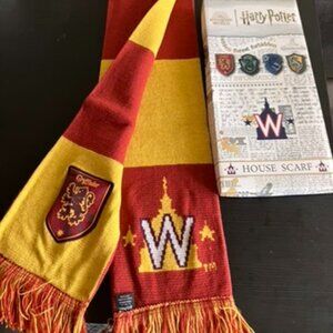 Nationals/Harry Potter - Gryffindor Scarf - New in box